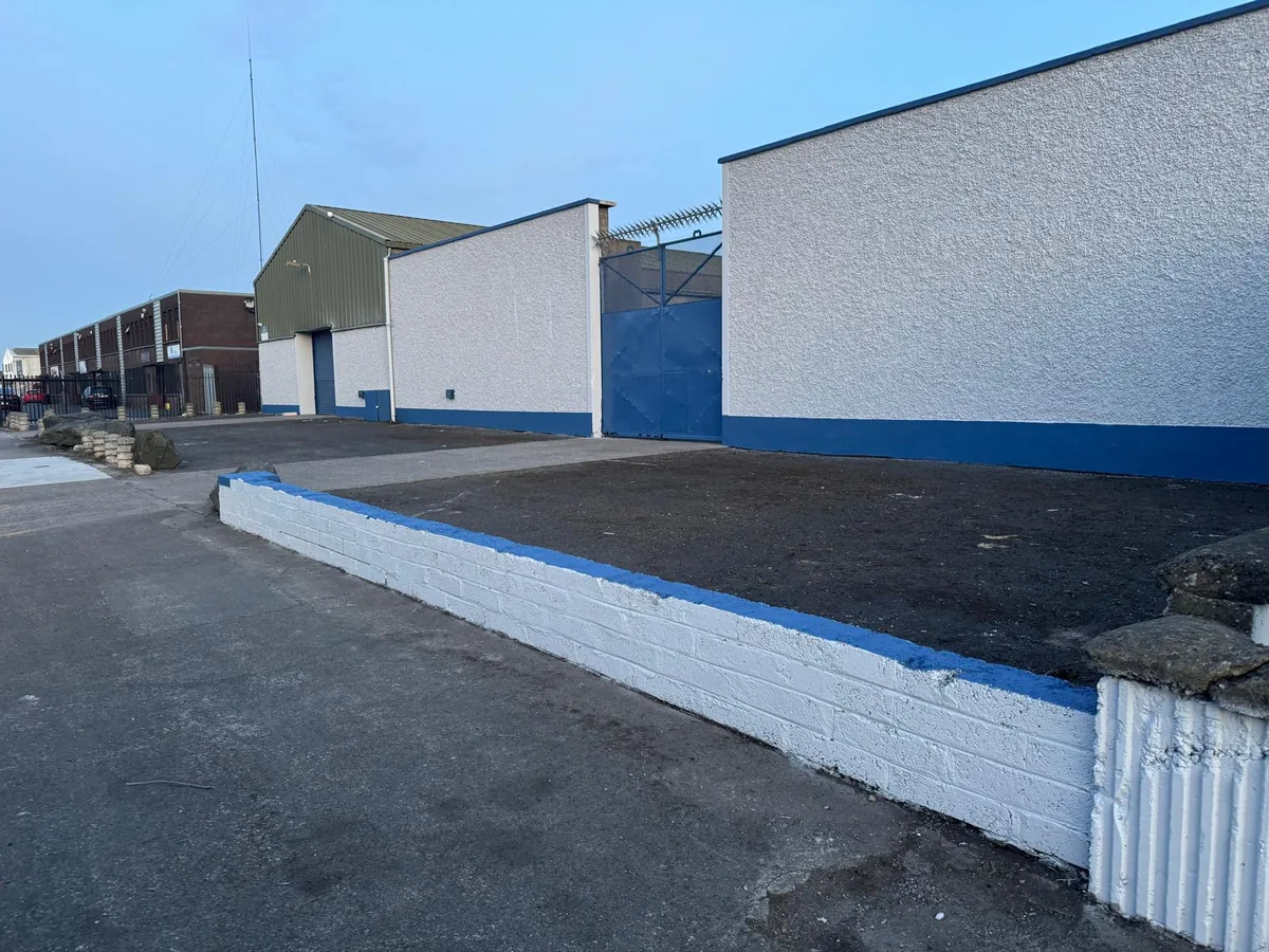 Exterior building and forecourt shown after the work in Finlay’s original gallery